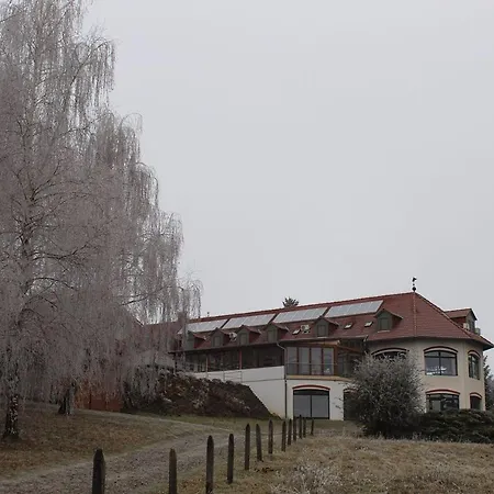 Racz Tanya Es Panzio Bed & Breakfast Orfu