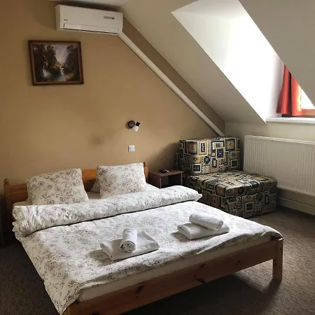 Racz Tanya Es Panzio Bed & Breakfast Orfű