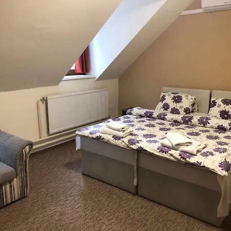 Racz Tanya Es Panzio Bed & Breakfast Orfű